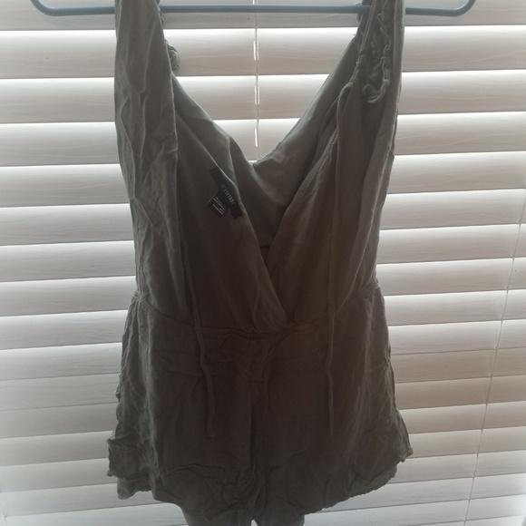 Forever 21 shorts jumper size M - Picture 2 of 3